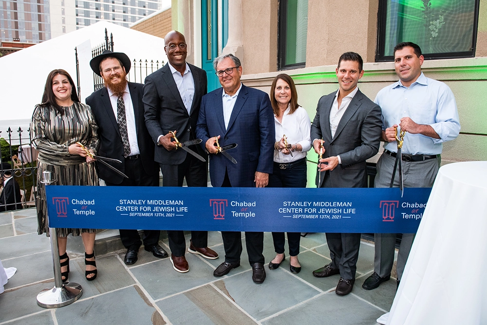 Stan, Roslyn, Michael, and Greg opening the Stanley Middleman Center for Jewish Life – Rohr Chabad at Temple University Stan, Roslyn, Michael, and Greg opening the Stanley Middleman Center for Jewish Life – Rohr Chabad at Temple University